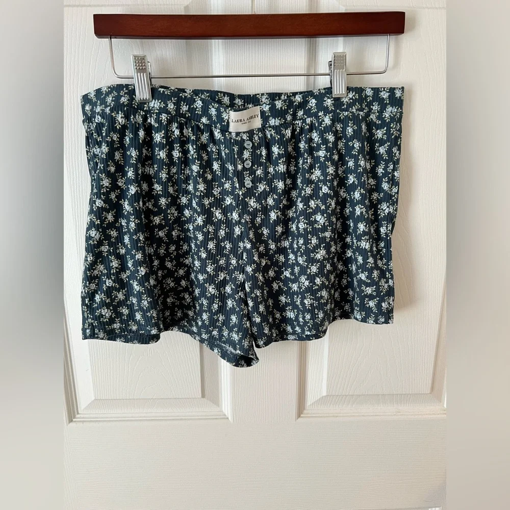 Laura Ashley floral cottagecore Soft Short Sleeve Top/Shorts Pajama Set Sz: L - Picture 11 of 16